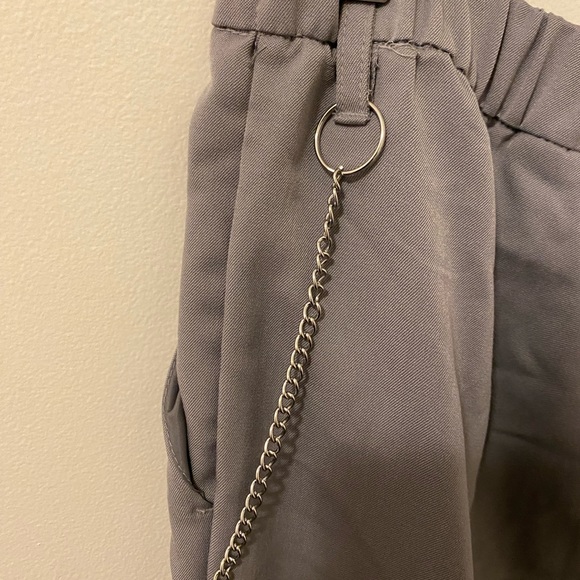 H&M Light Grey Trousers with Chain - Picture 4 of 7